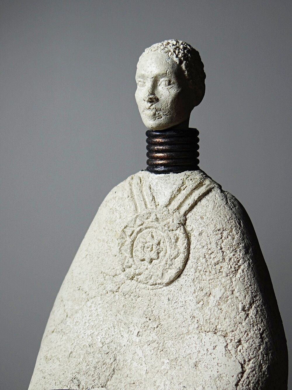 Pair of candlesticks "Akwe Priestesses" contemporary African Holländer style