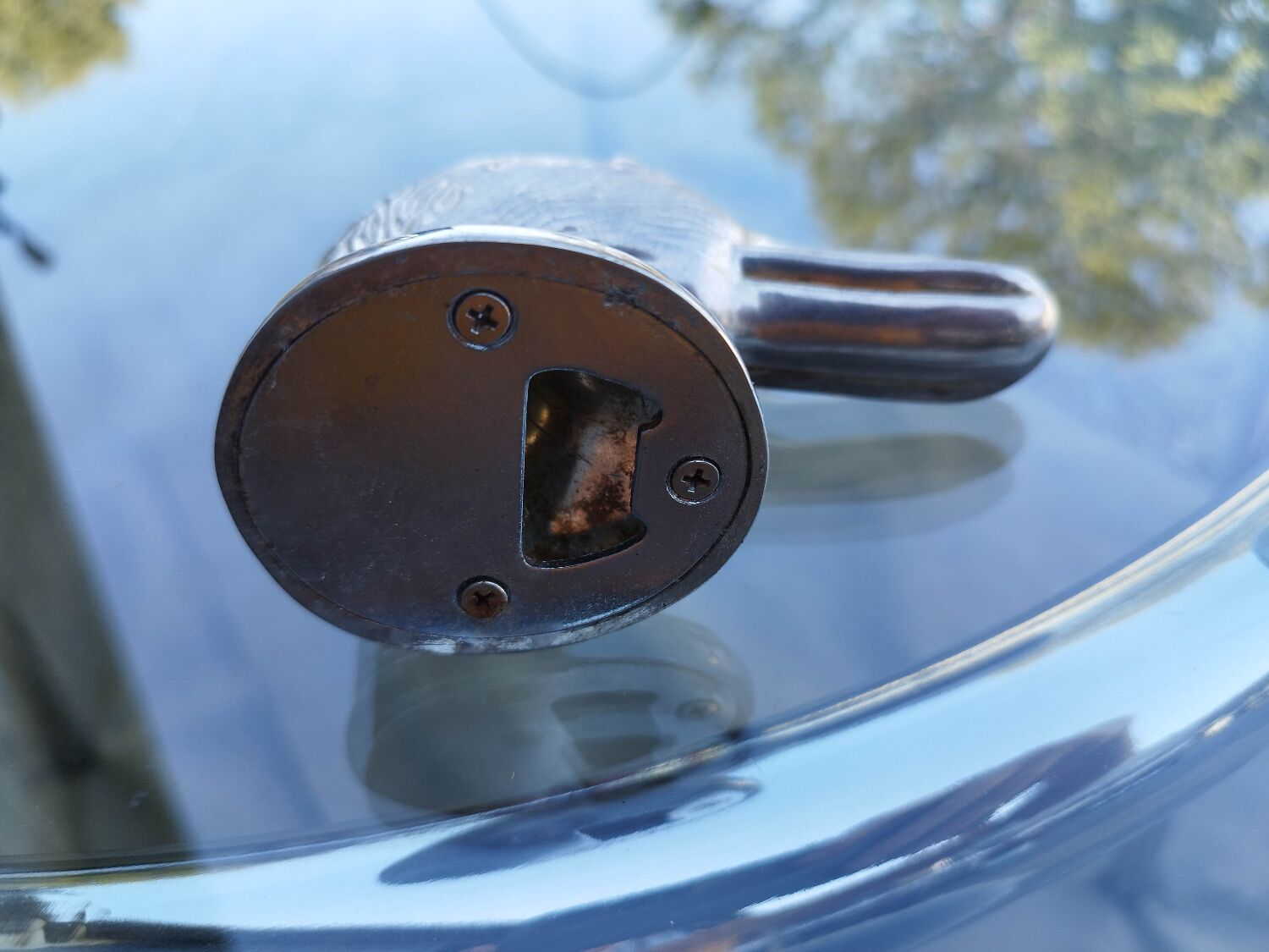 Silver metal duck head bottle opener