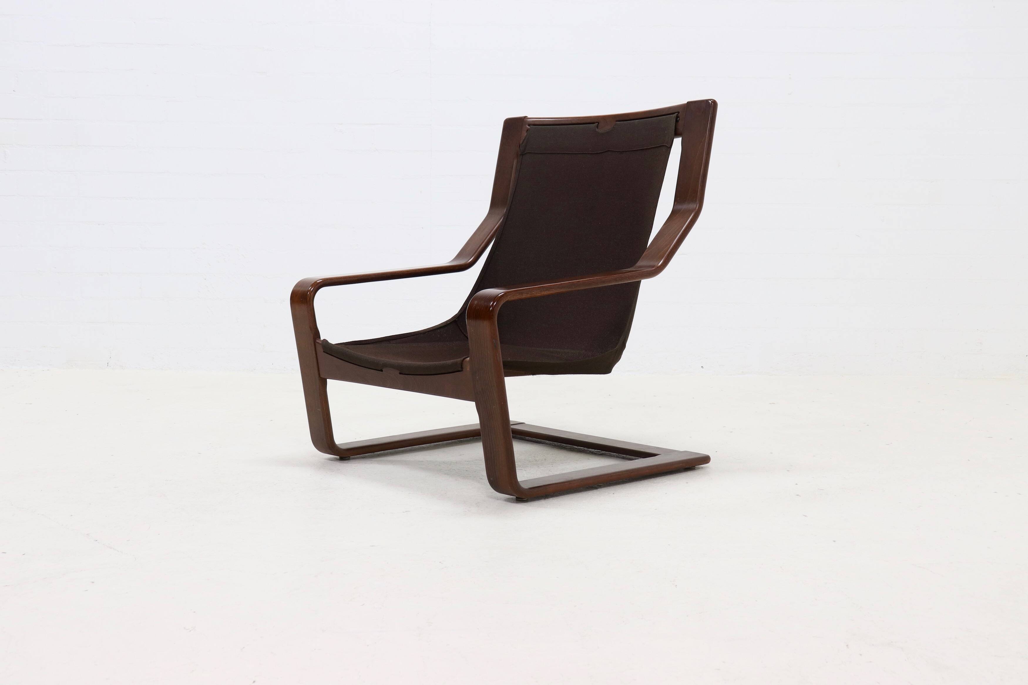Fauteuil lounge scandinave en bois courbé et cuir 1960