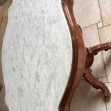 Pedestal table