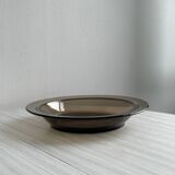 Plat en verre fumé, design moderne.