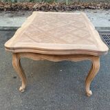 Louis XV extendable dining table, renovated, walnut, 250cm, 18th century.