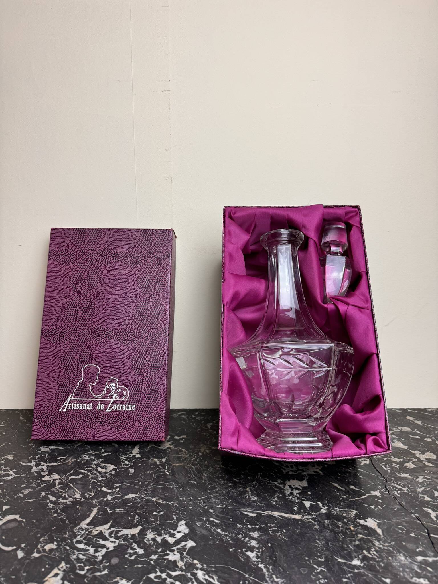 Cristal de Lorraine: wine carafe with original box