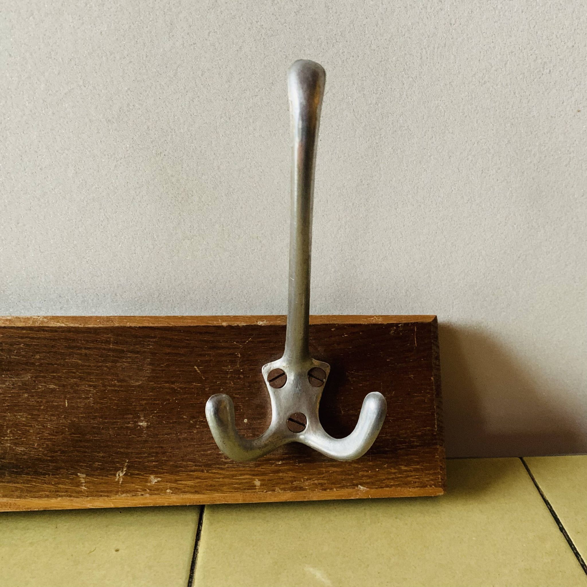 Vintage wooden wall coat rack - triple hook
