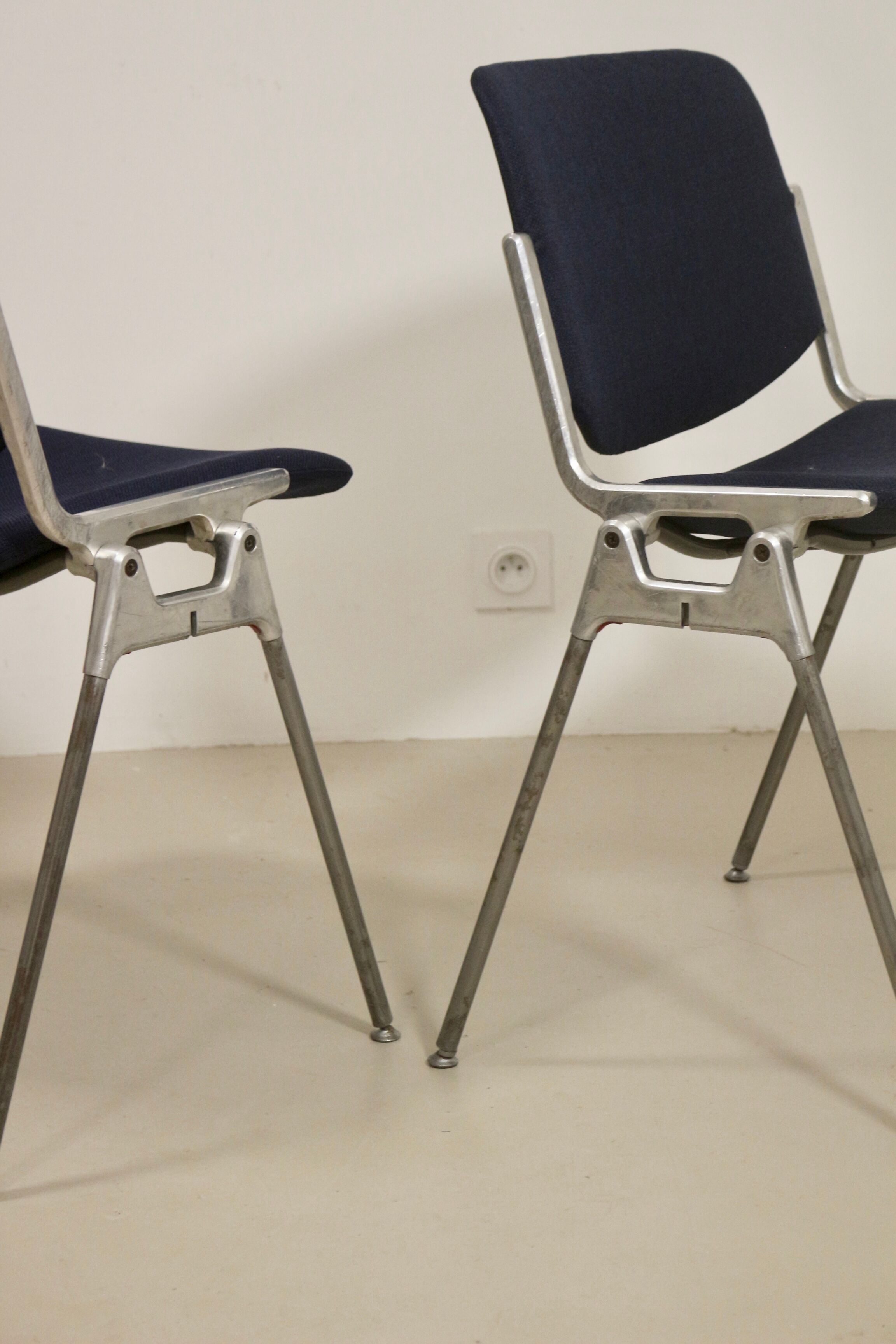 Pair of 2 vintage chairs DSC 106 by Giancarlo Piretti for Anonima Casteli 1965.Ref : Cat