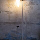 Lampada da terra alogena cono di vetro e metallo laccato Italia  Anni '70