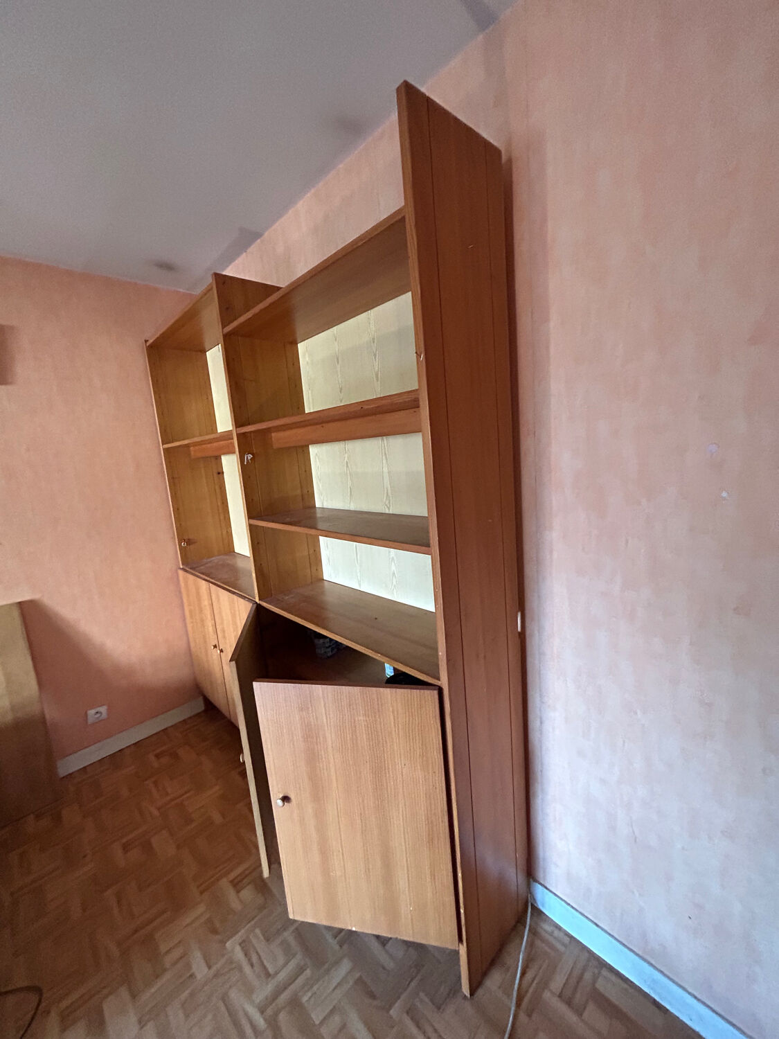 Regain bookcase in solid wood