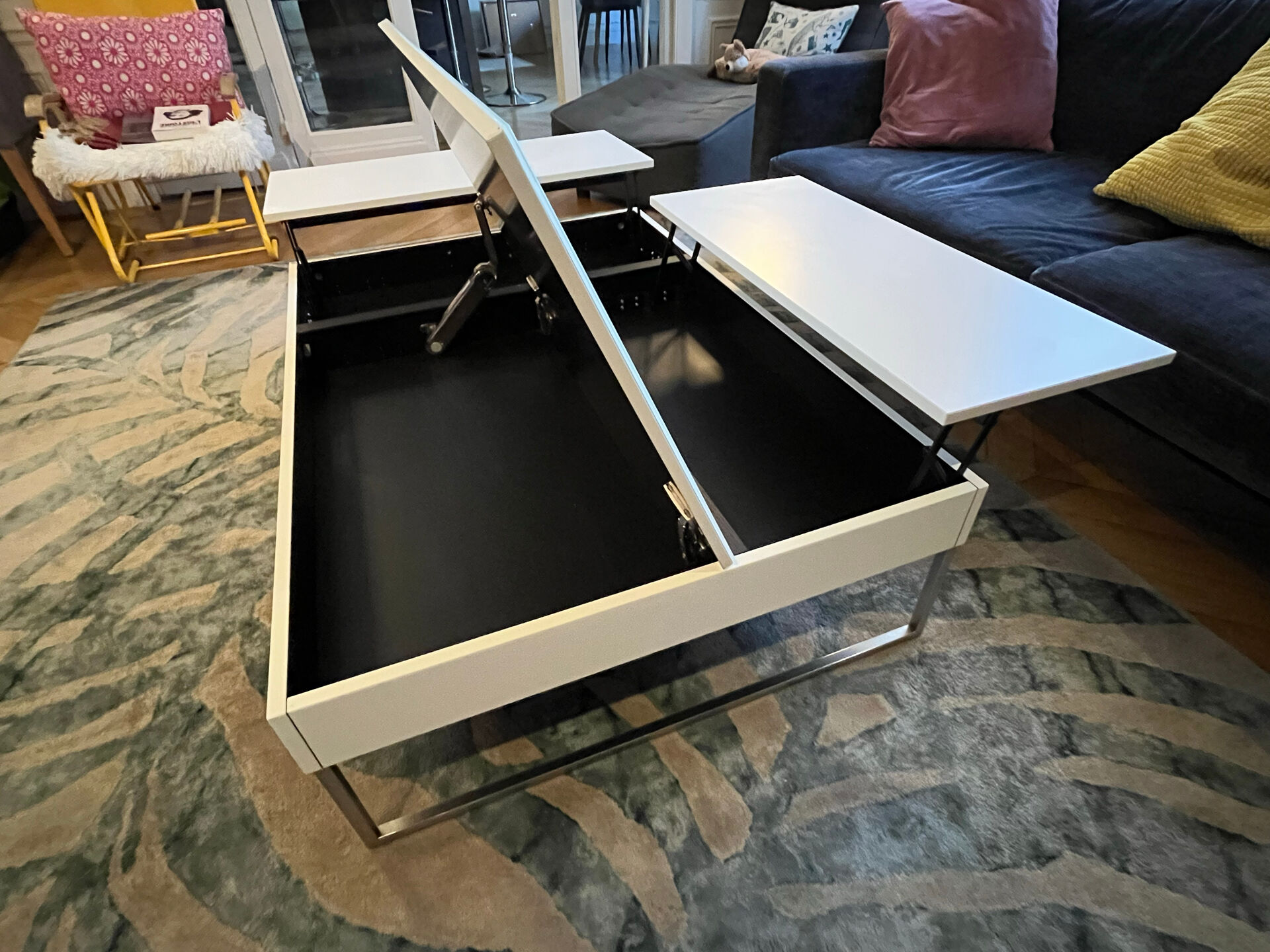 White Chiva coffee table from Bo Concept