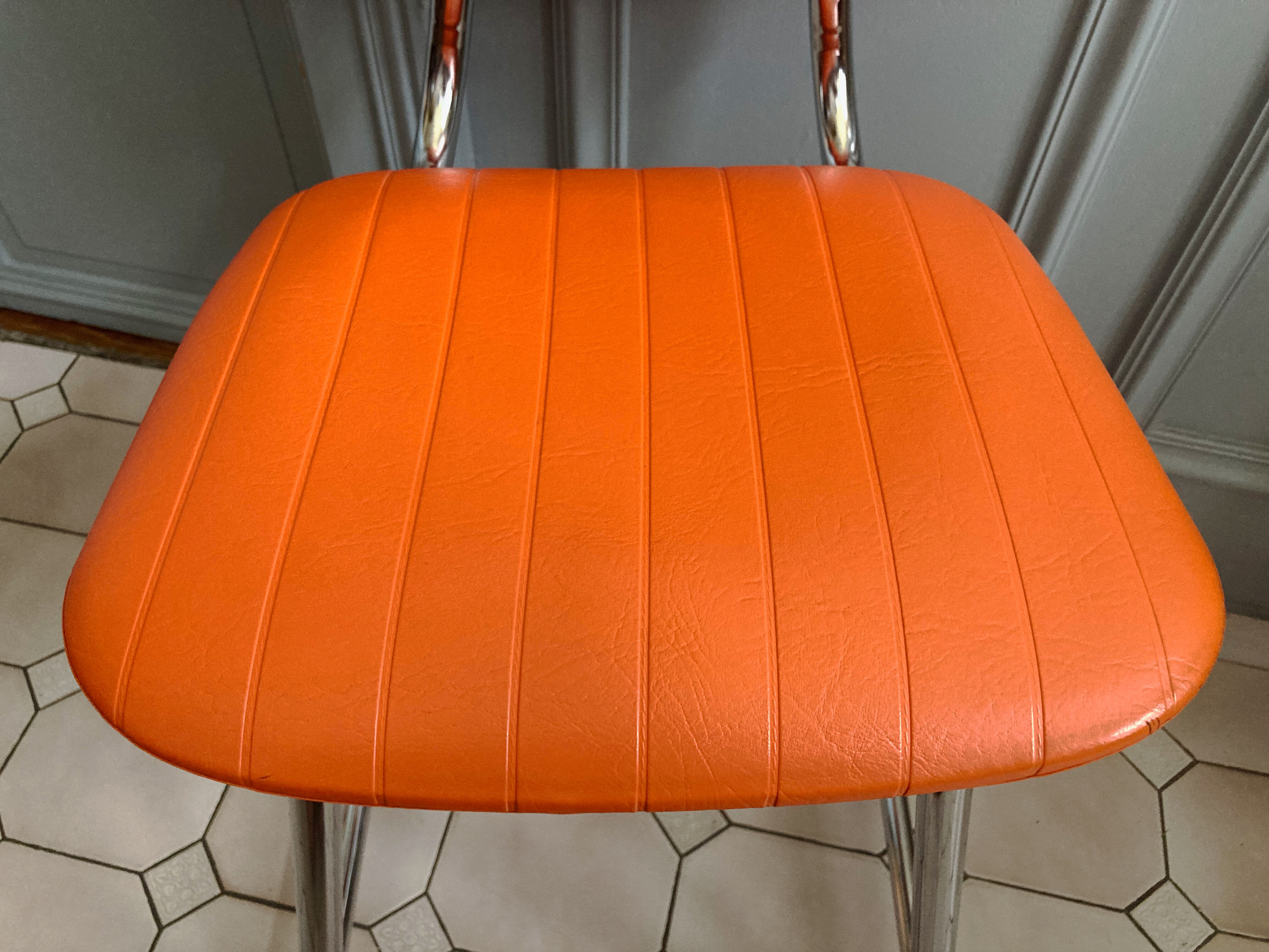 Duo of chair and stool 1970 orange and chromes