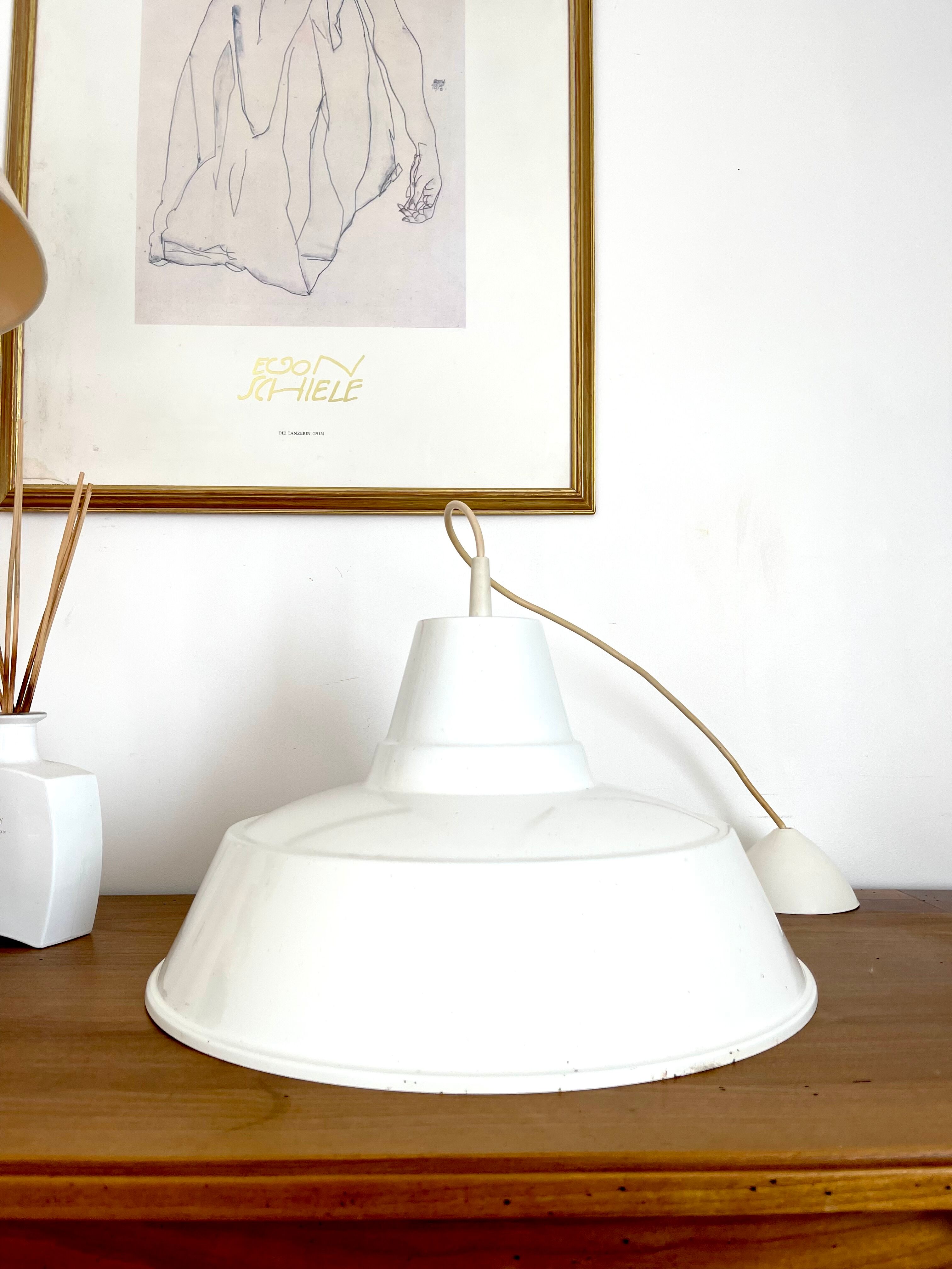 Metal suspension 1980