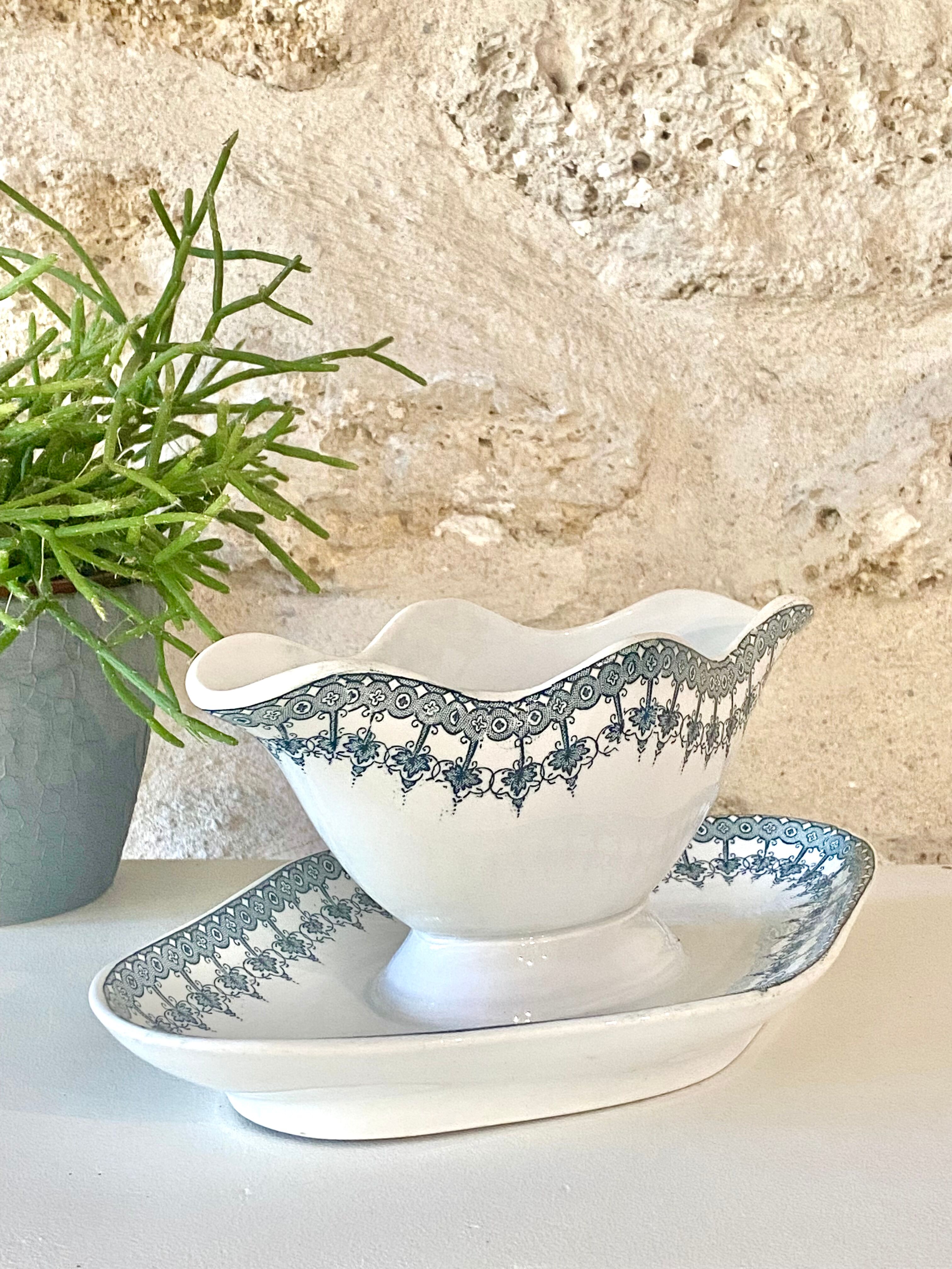 Gravy boat