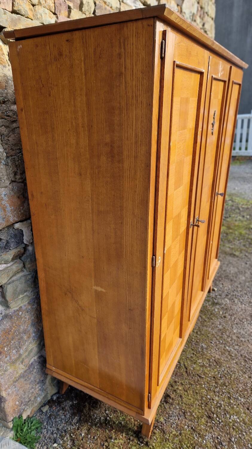 Vintage 3-door wardrobe from the 60s/70s.