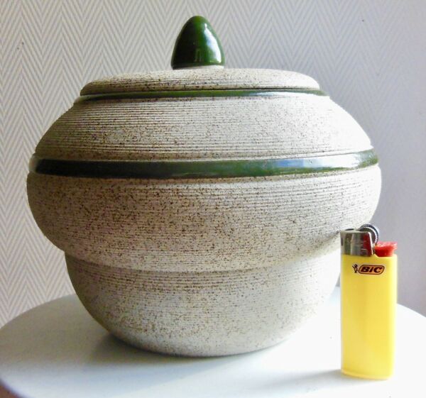 Bonbonnière ou pot à couvercle art déco céramique signée brisdoux