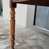 Rustic Burgundian farm table with old round shutters - 1m50