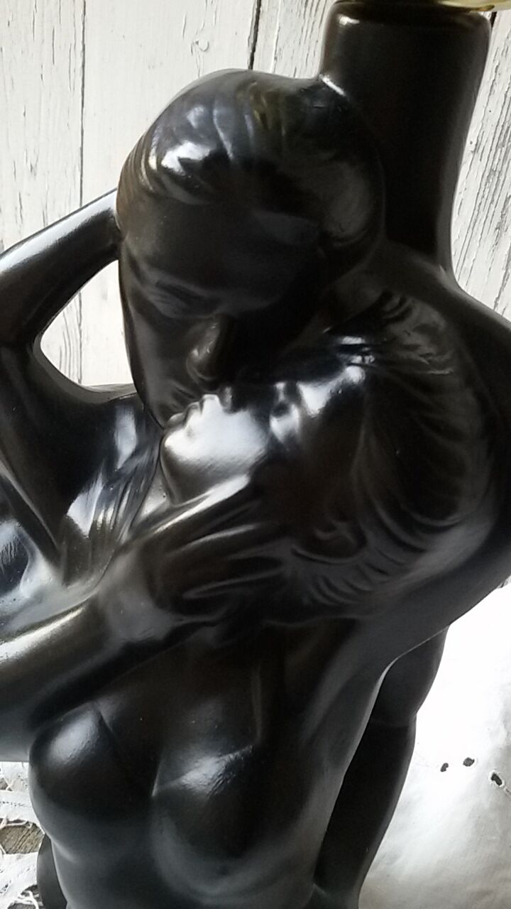 Black ceramic love couple lamp
