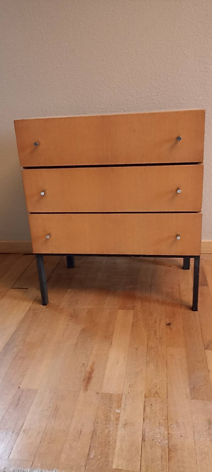 Vintage chest of drawers