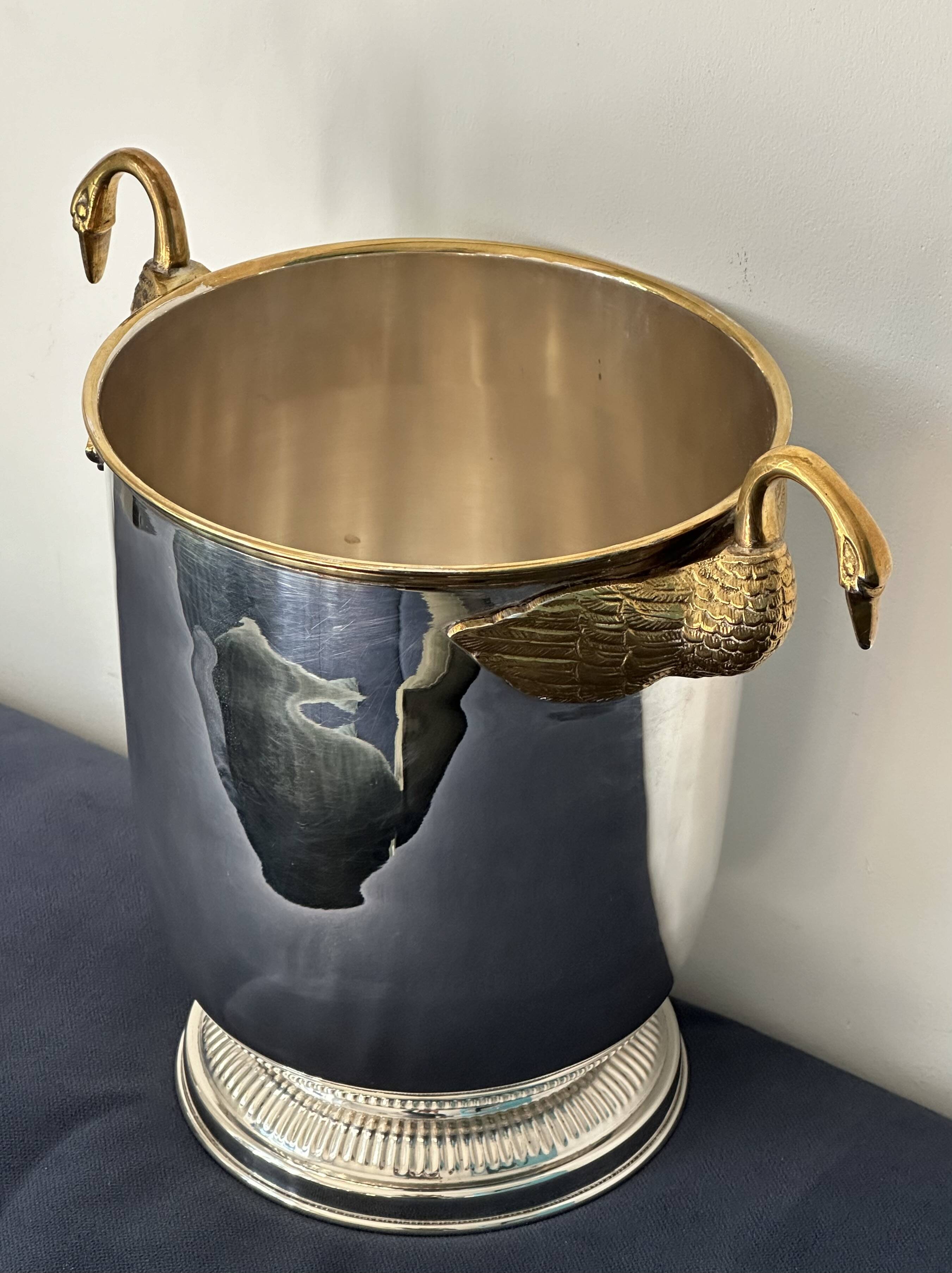 Champagne bucket with swans, in silver and gold metal, attributed to Christofle, 1940/1950