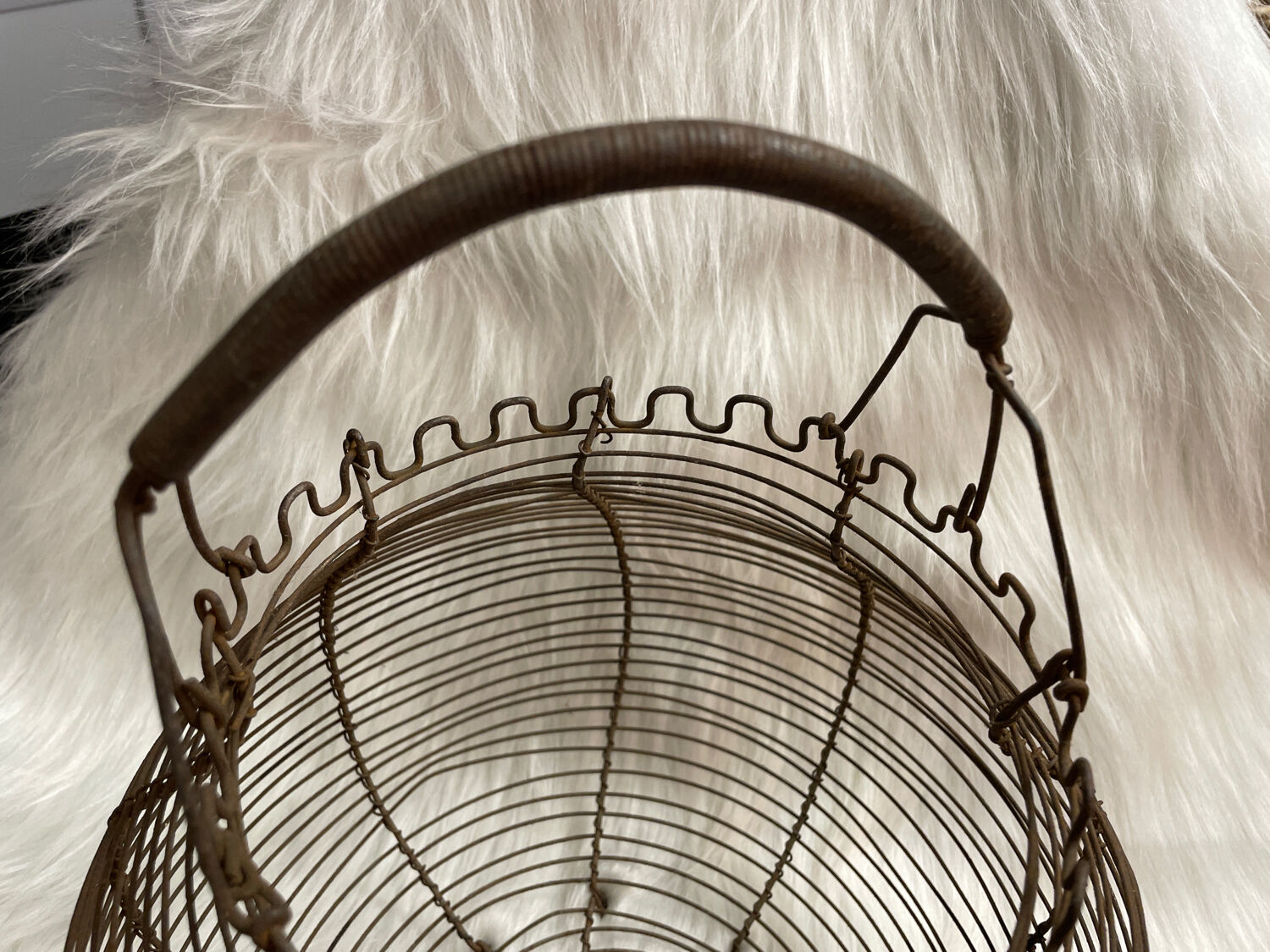 Vintage salad basket