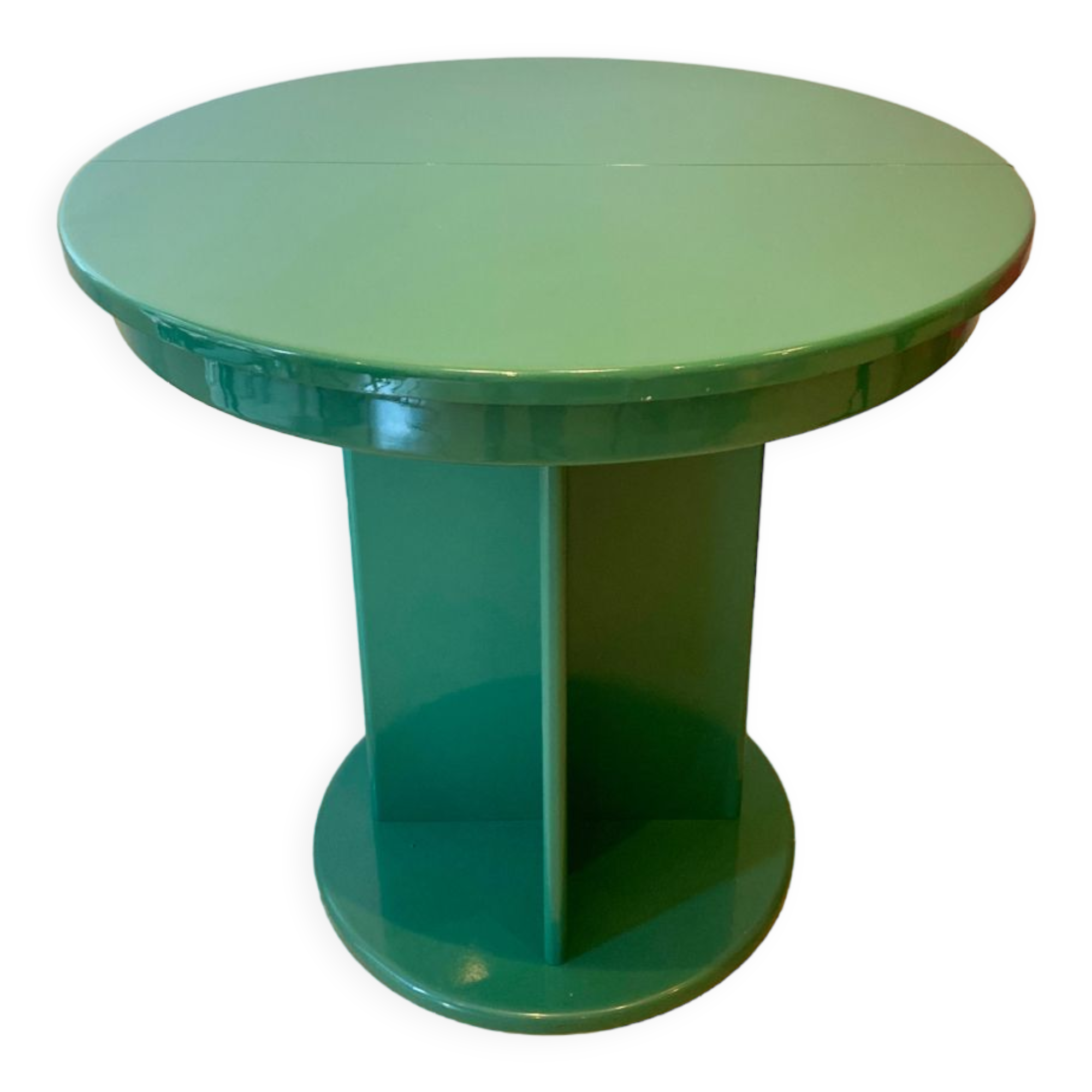 Lacquered round table