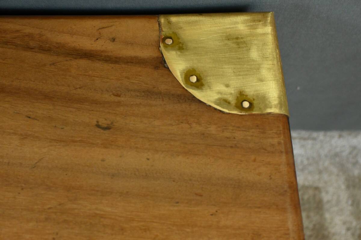 Marine trunk in camphor wood, India – Late 19th century