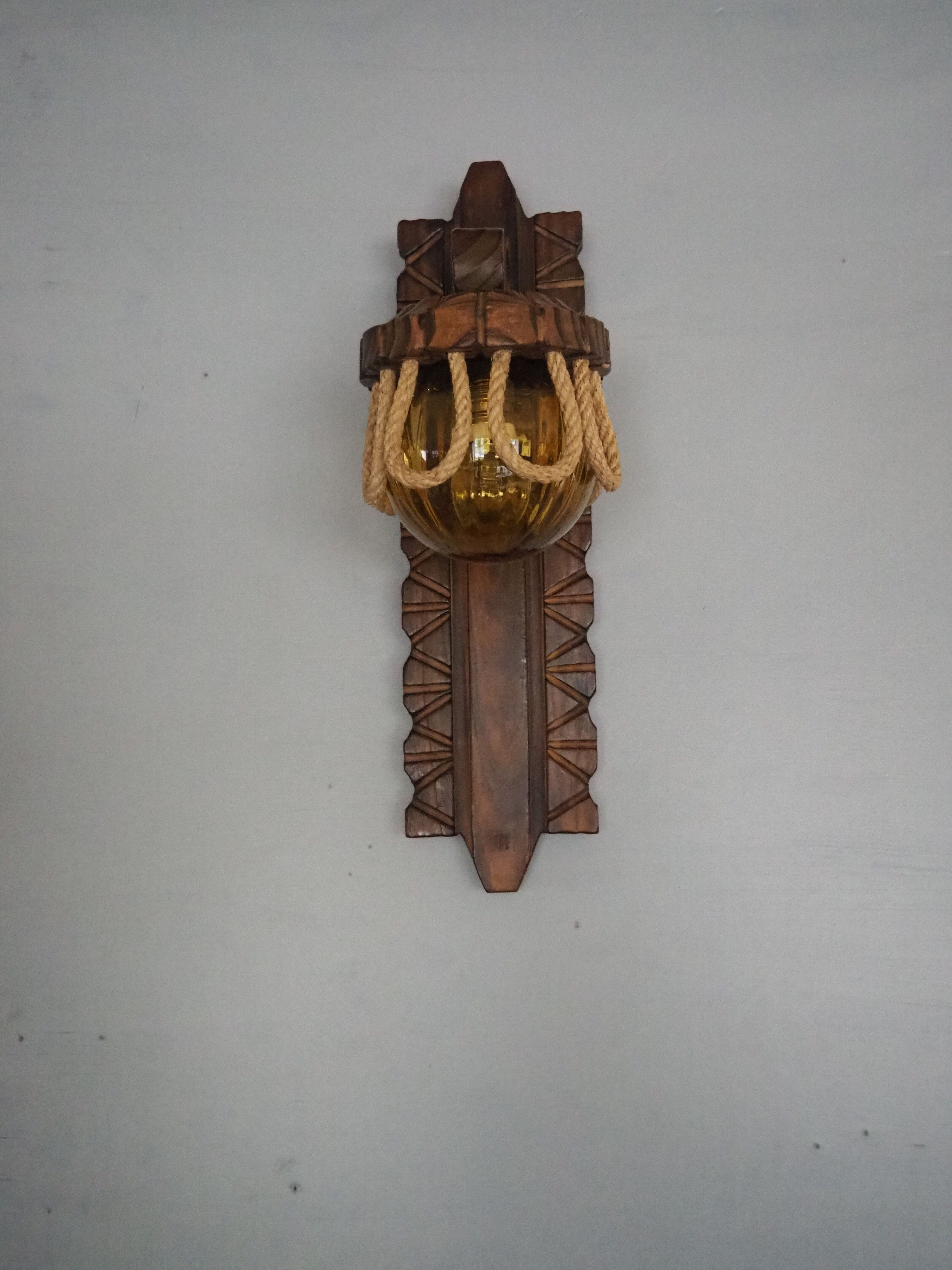 Sconce in wood and yellow glass ball from the 1960/1970