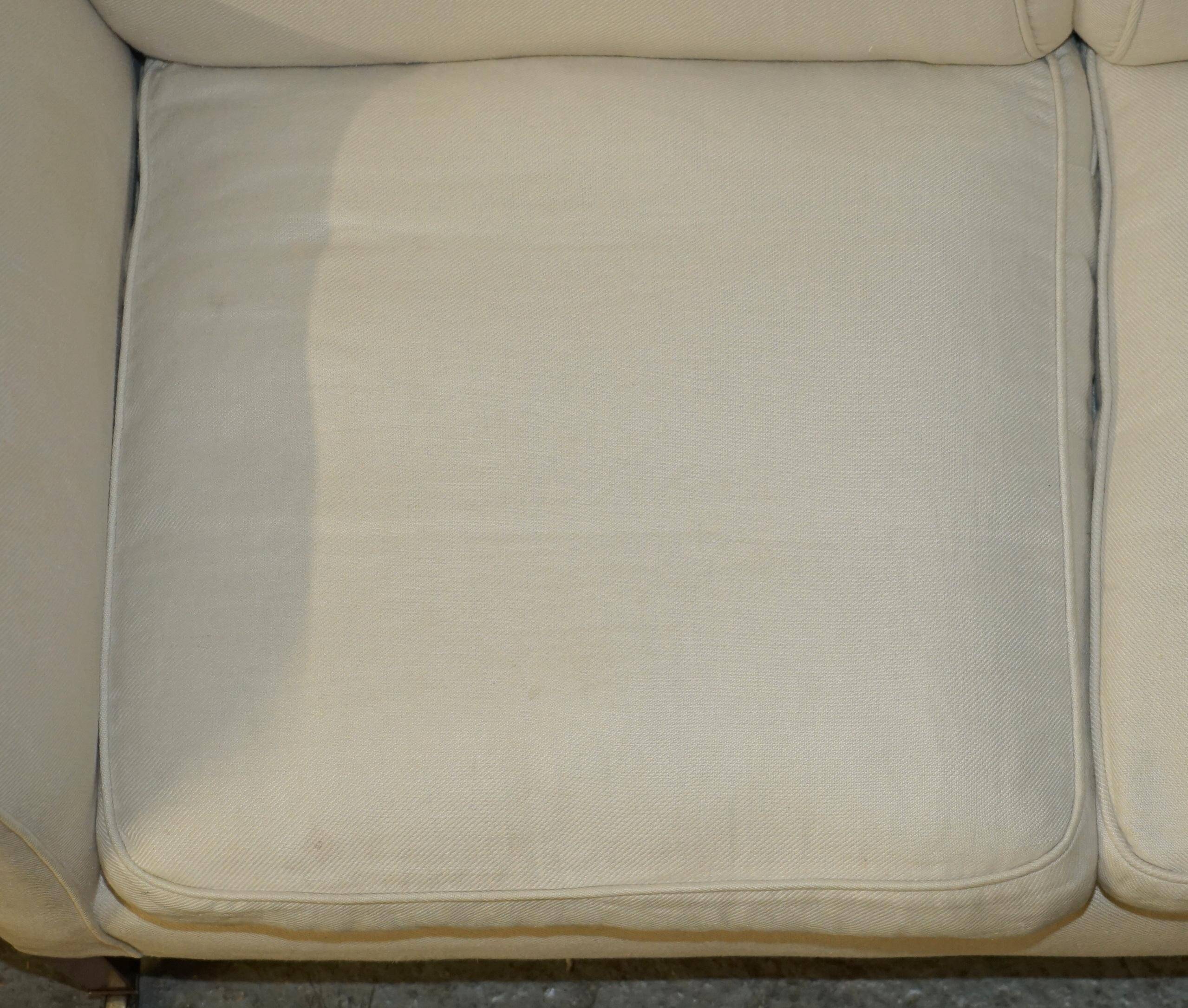 Victorian Howard & Son two-seater canapé fully stamped.