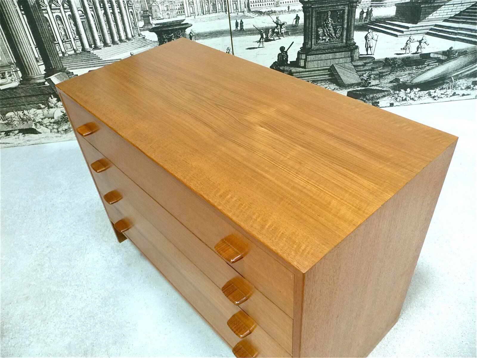 Commode en teck RY16 par Hans J. Wegner pour Ry Møbler, Danemark