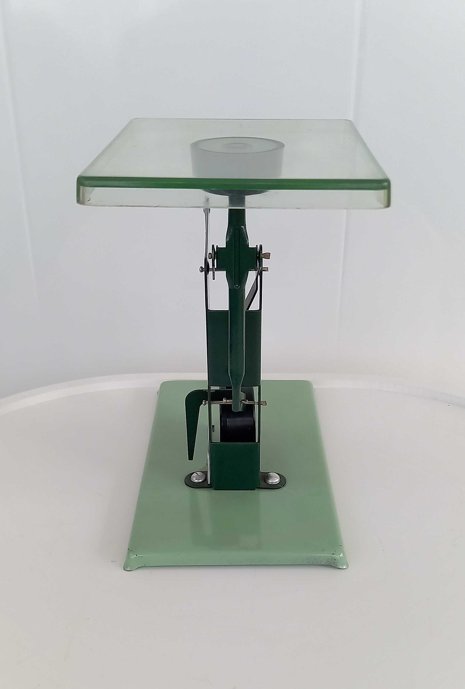 Vintage posso balance letter weighs