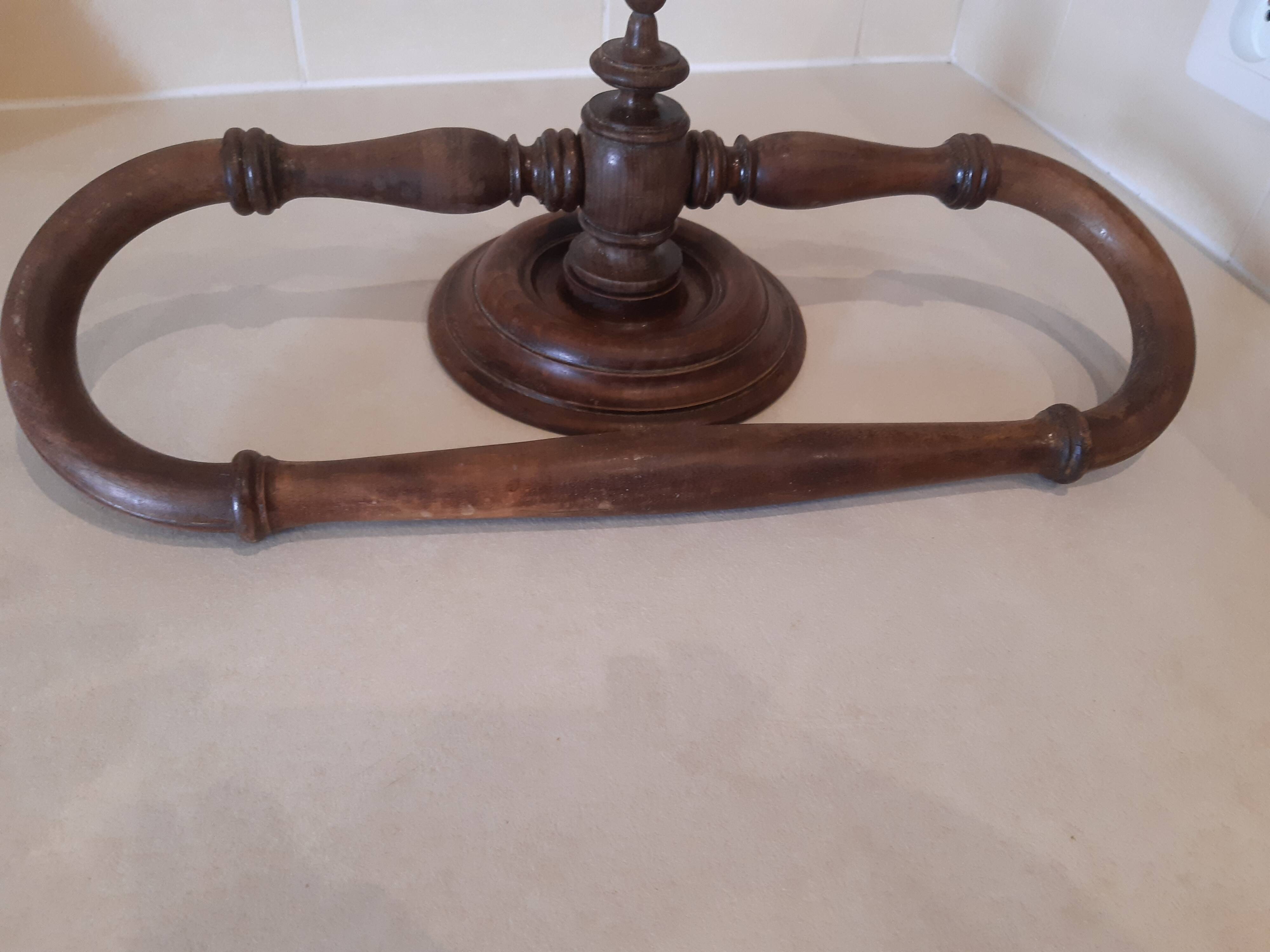Montant ciel de lit ancien pour rideau moustiquaire. Origine anglaise.