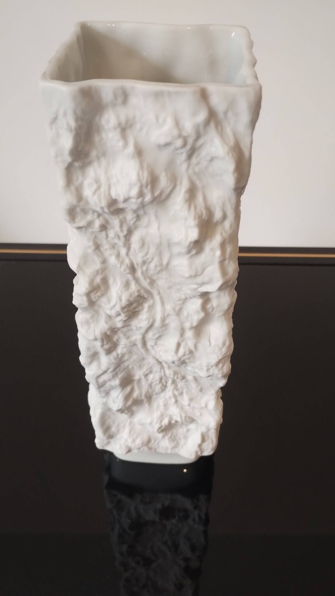 Vase en biscuit "Sherzer Bavaria Germany"