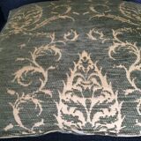 Decorative pillow case in velvet with ottoman turkish 16th century motifs