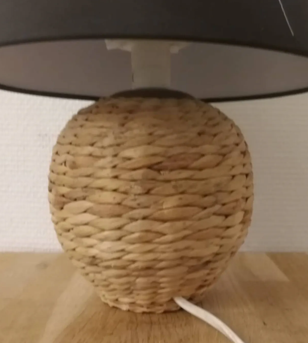 Wicker lamp