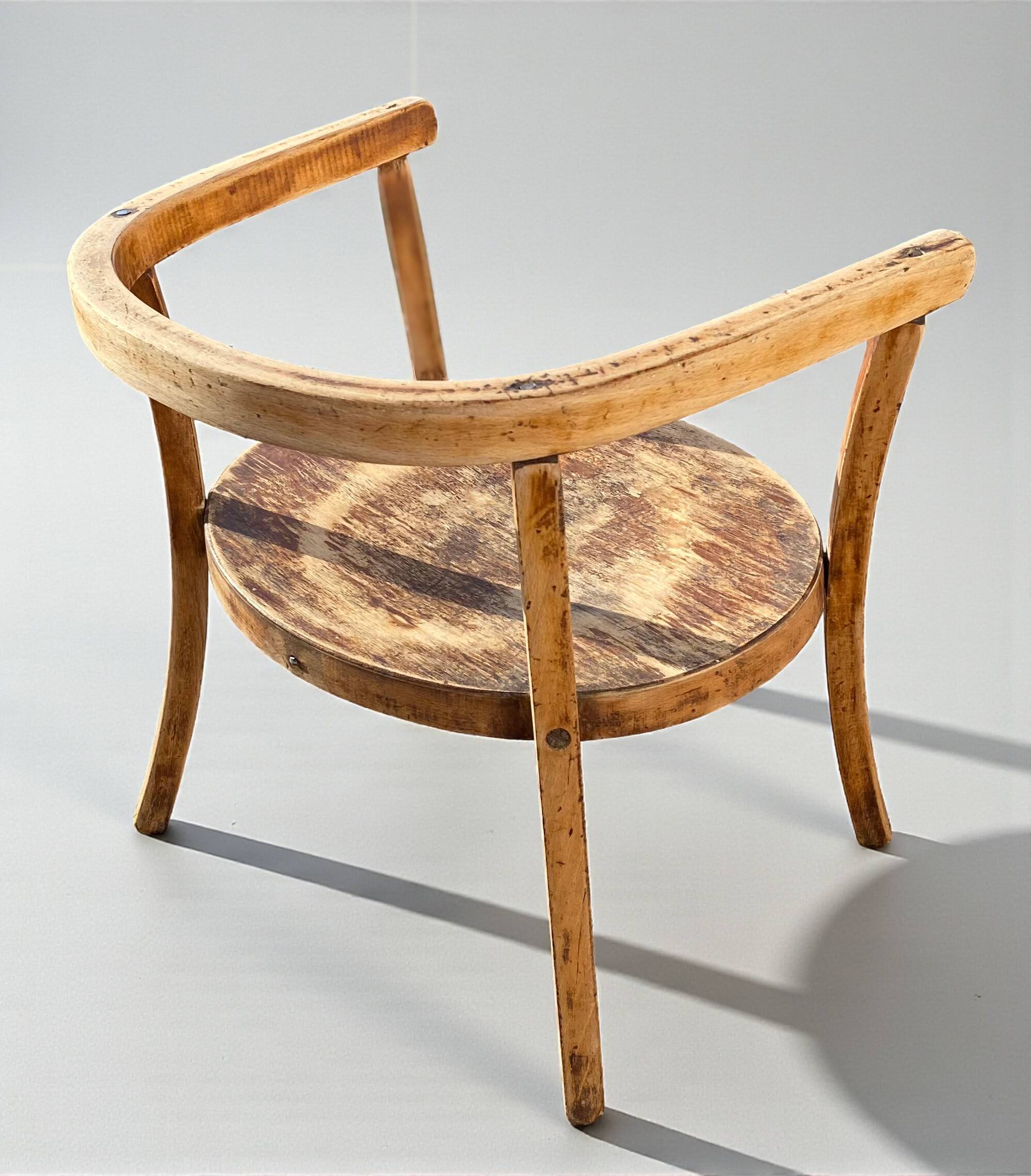 Vintage: Child's chair