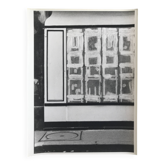 Rosine NUSIMOVICI, Untitled (Façade), c 1980. Black and white silver print