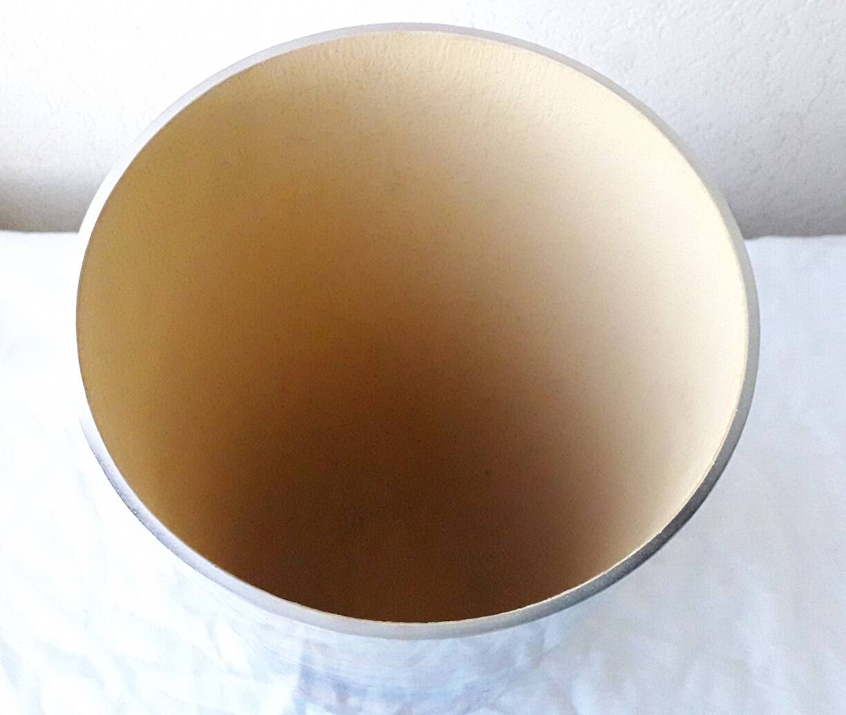 Montagnon glass vase