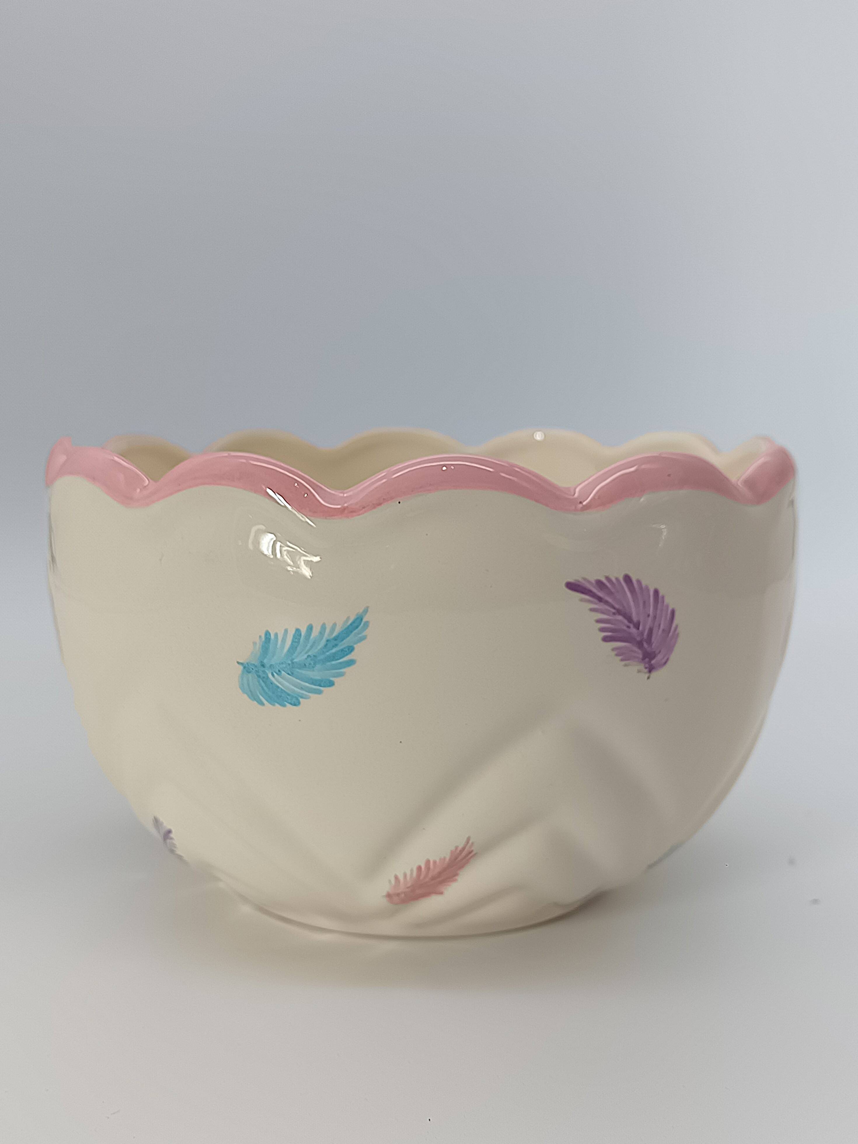 Vintage Fluted Ceramic Cache-Pot – Pastel Feather & Collar Decor
