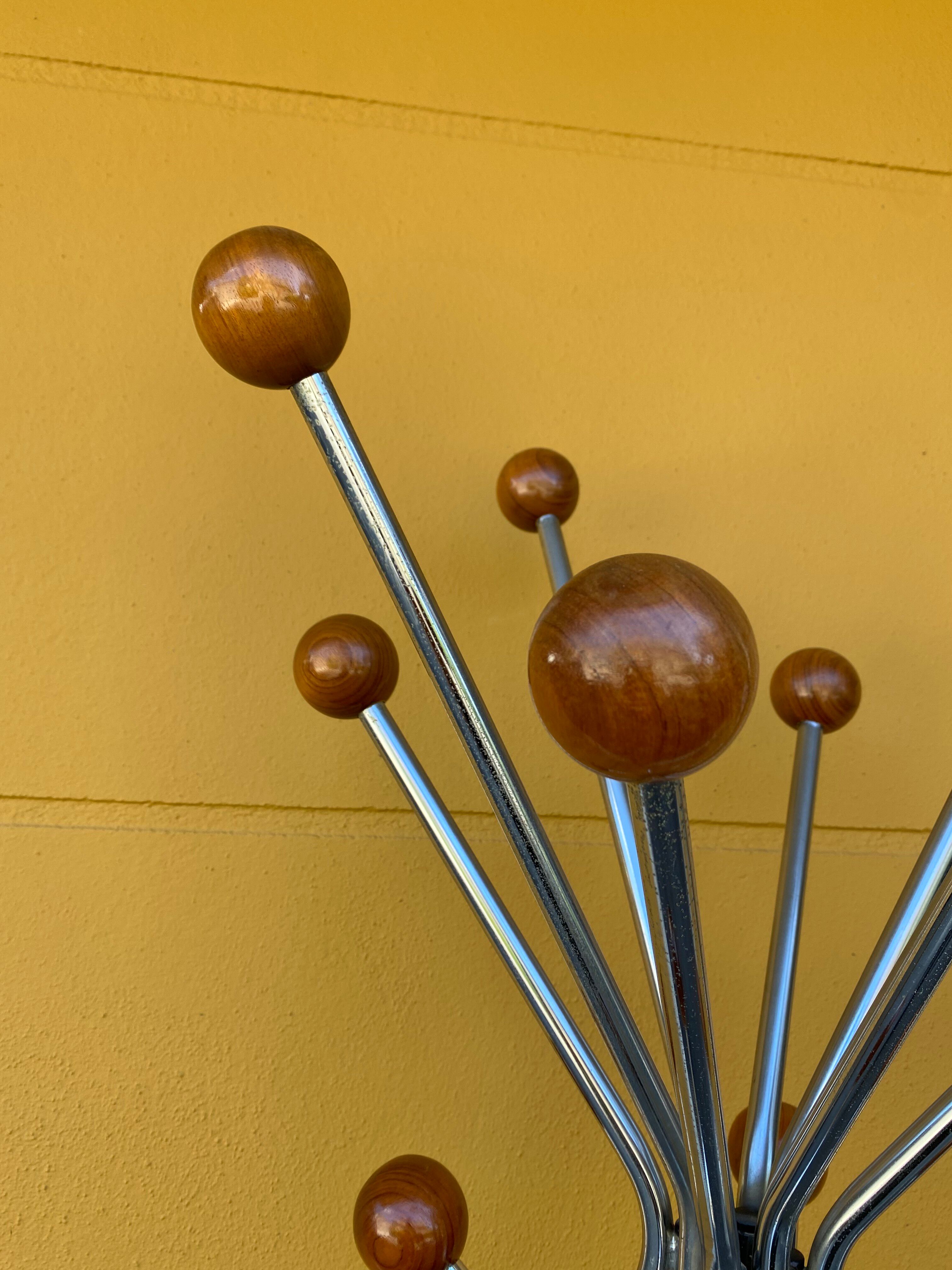 Portemanteau en chrome et bois, années 60-70