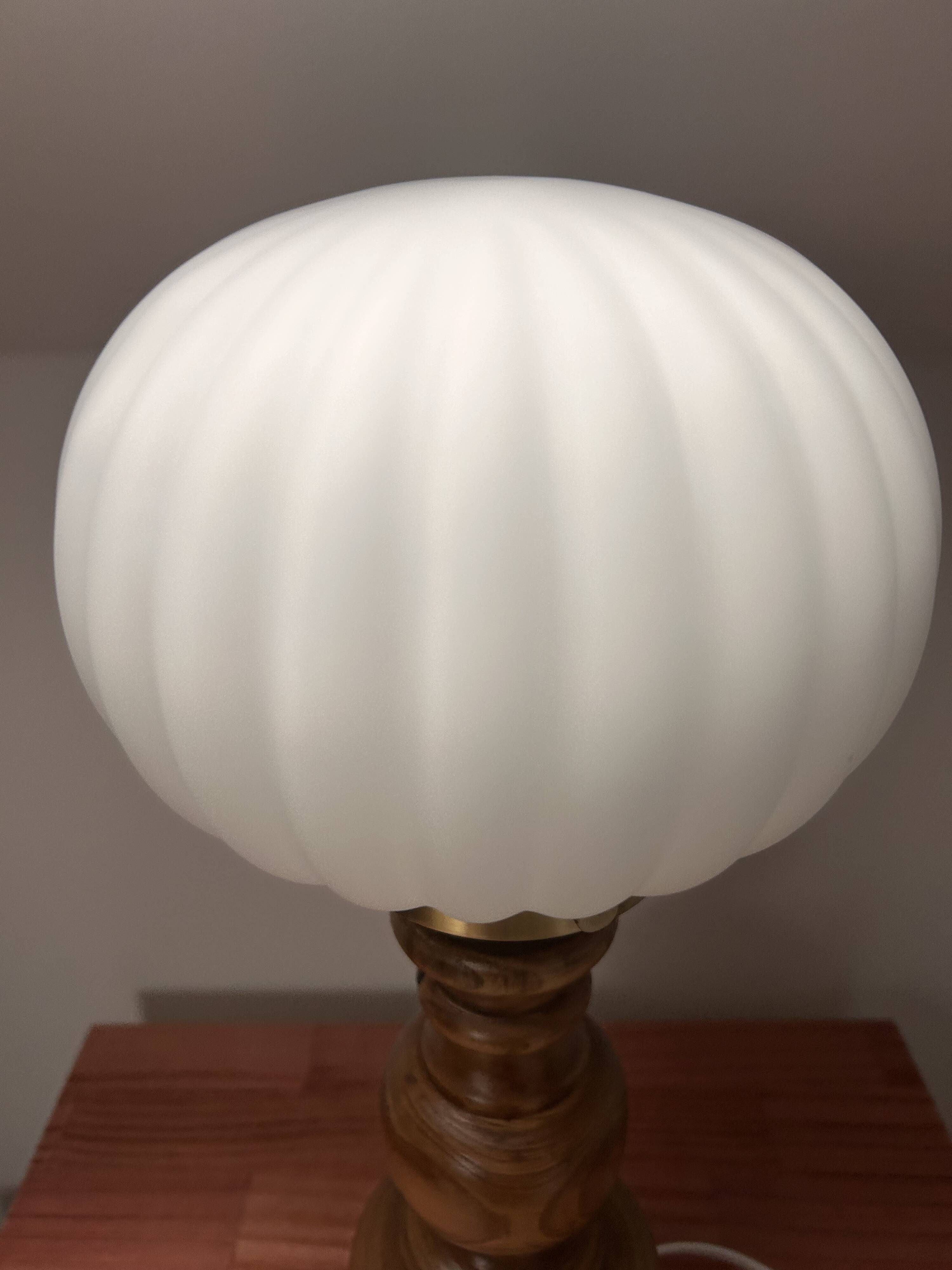 Lampe à poser pied vintage globe plissé