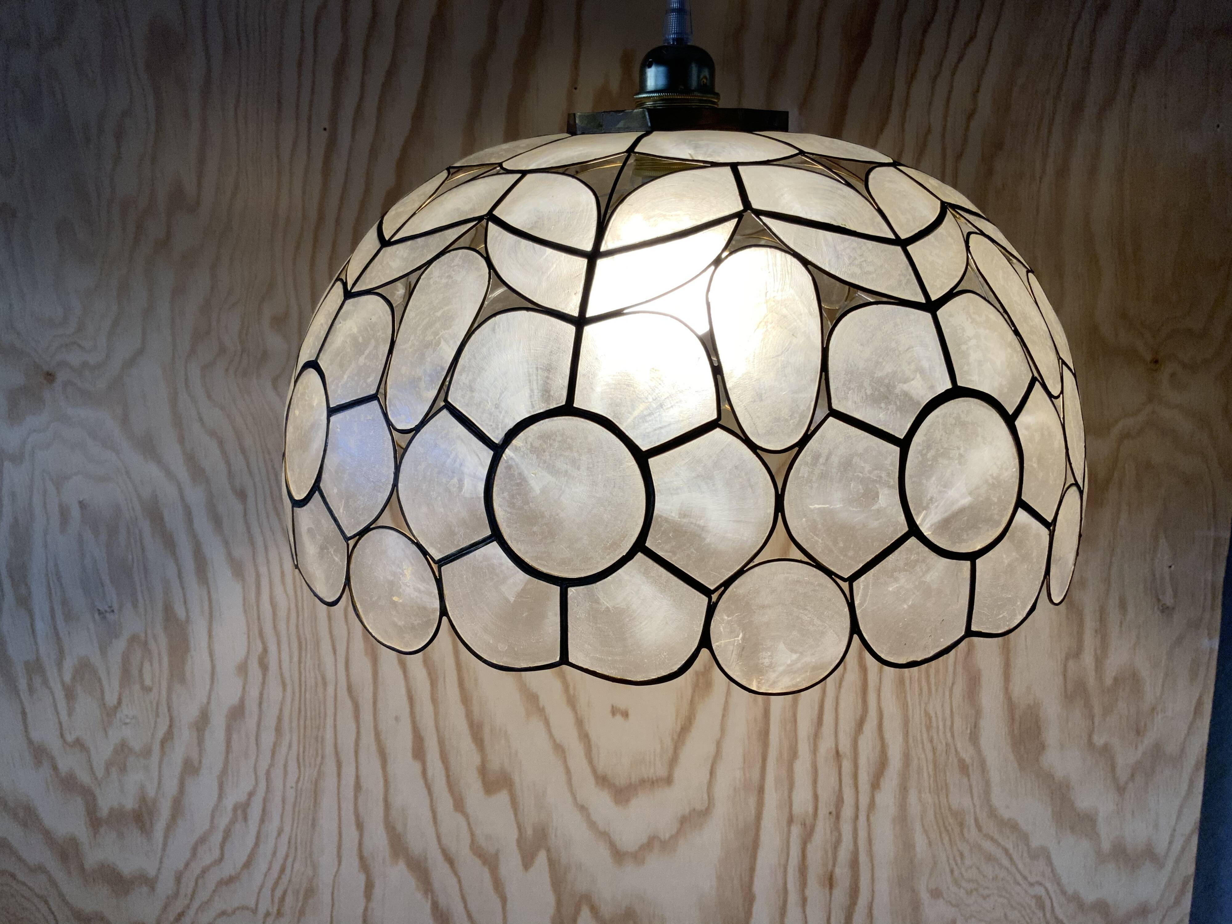 Vintage mother-of-pearl suspension