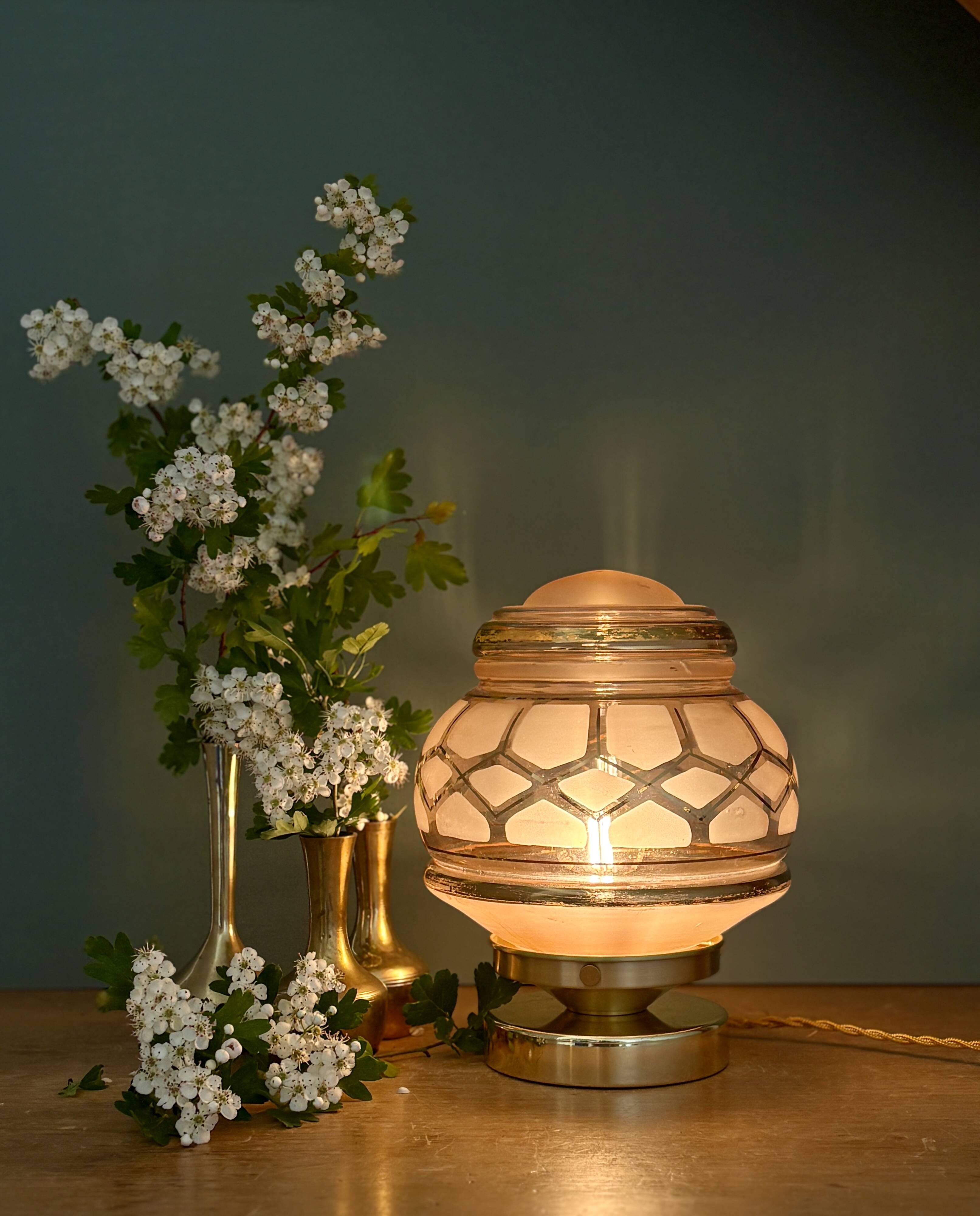 Vintage Art Deco globe table lamp in pink and gold glass.
