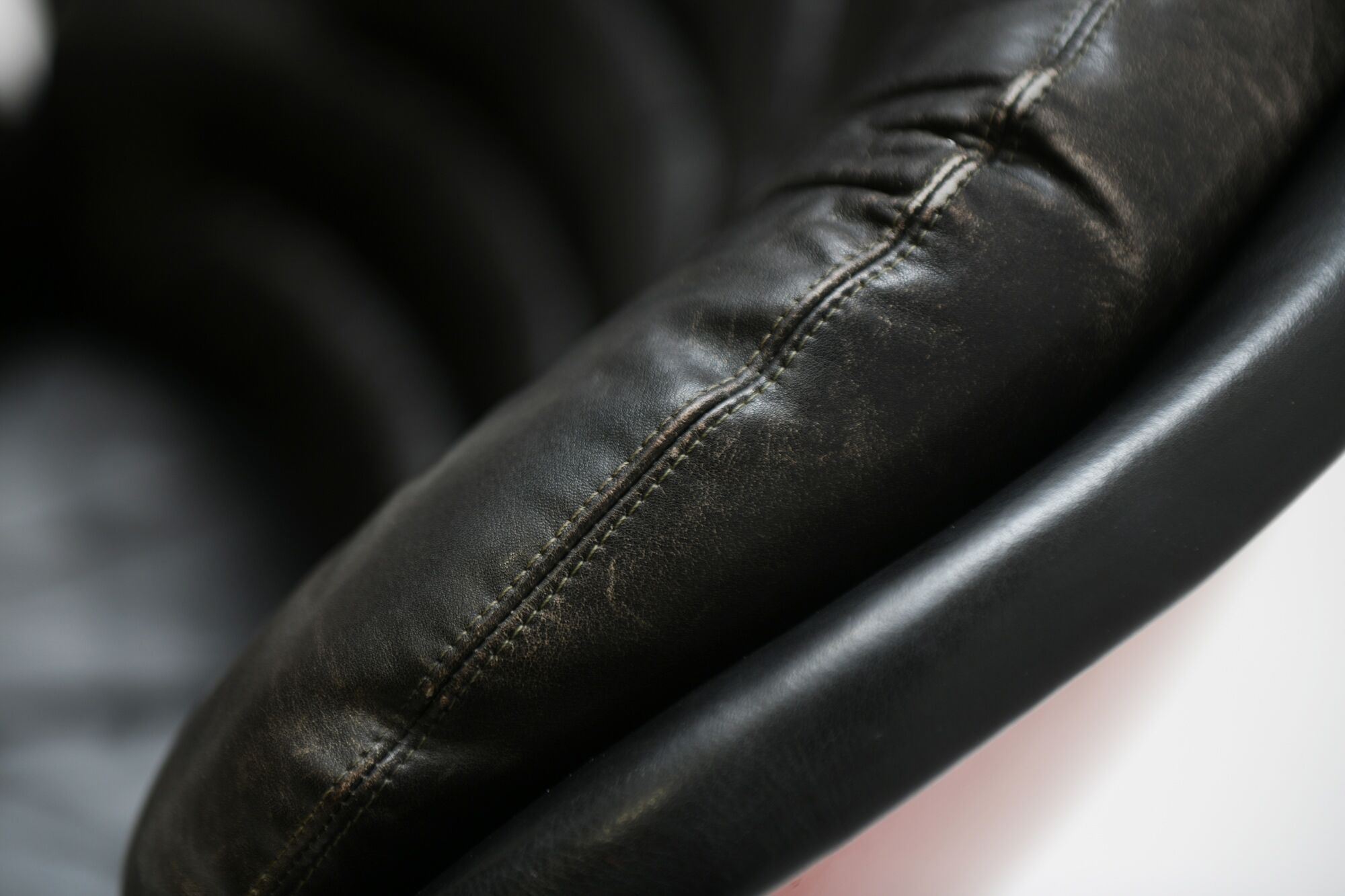 Vintage Elda chair in black leather & red shell by Joe Colombo for Comfort Italy