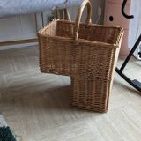 Staircase basket