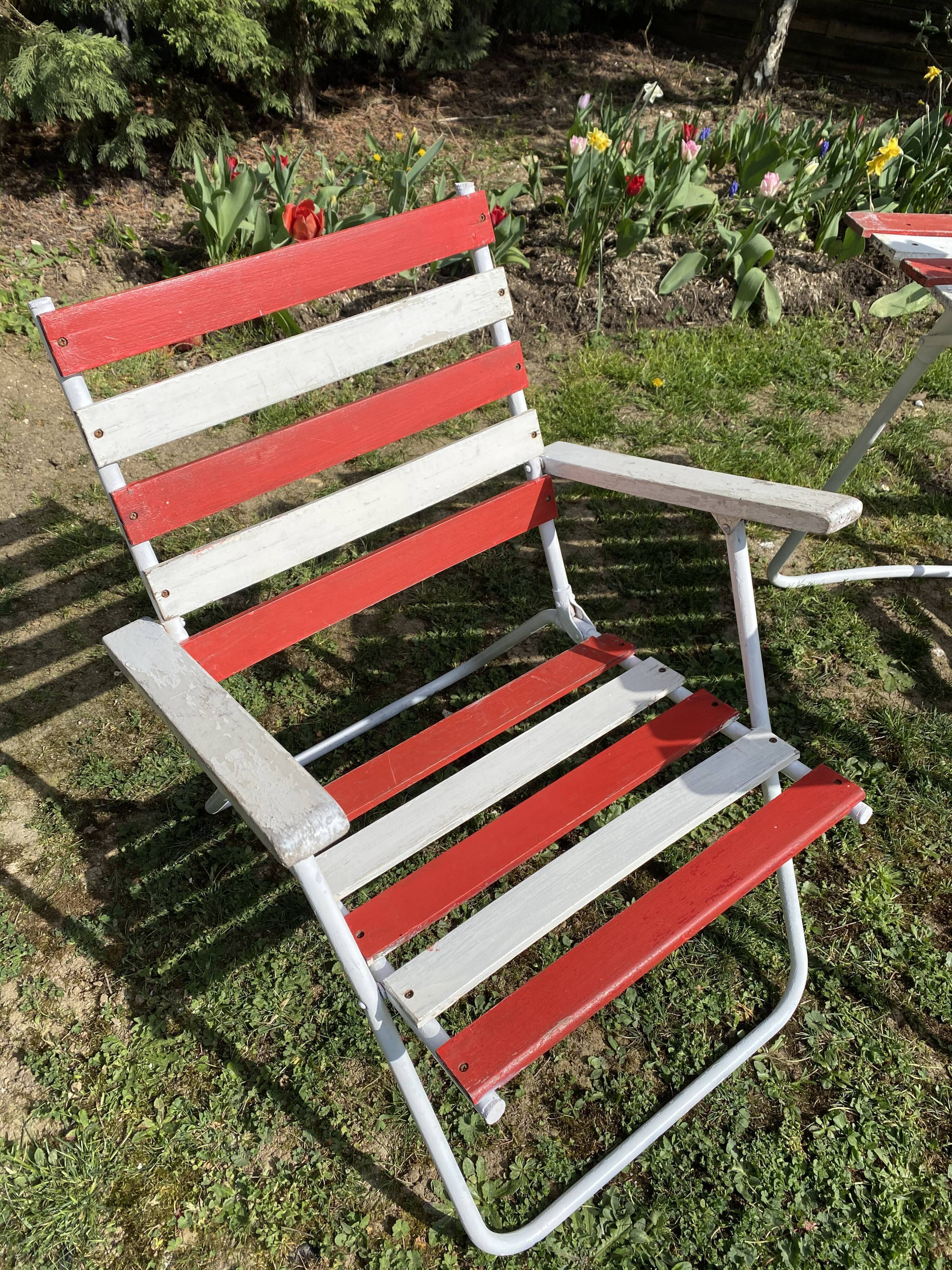 Former vintage garden lounge