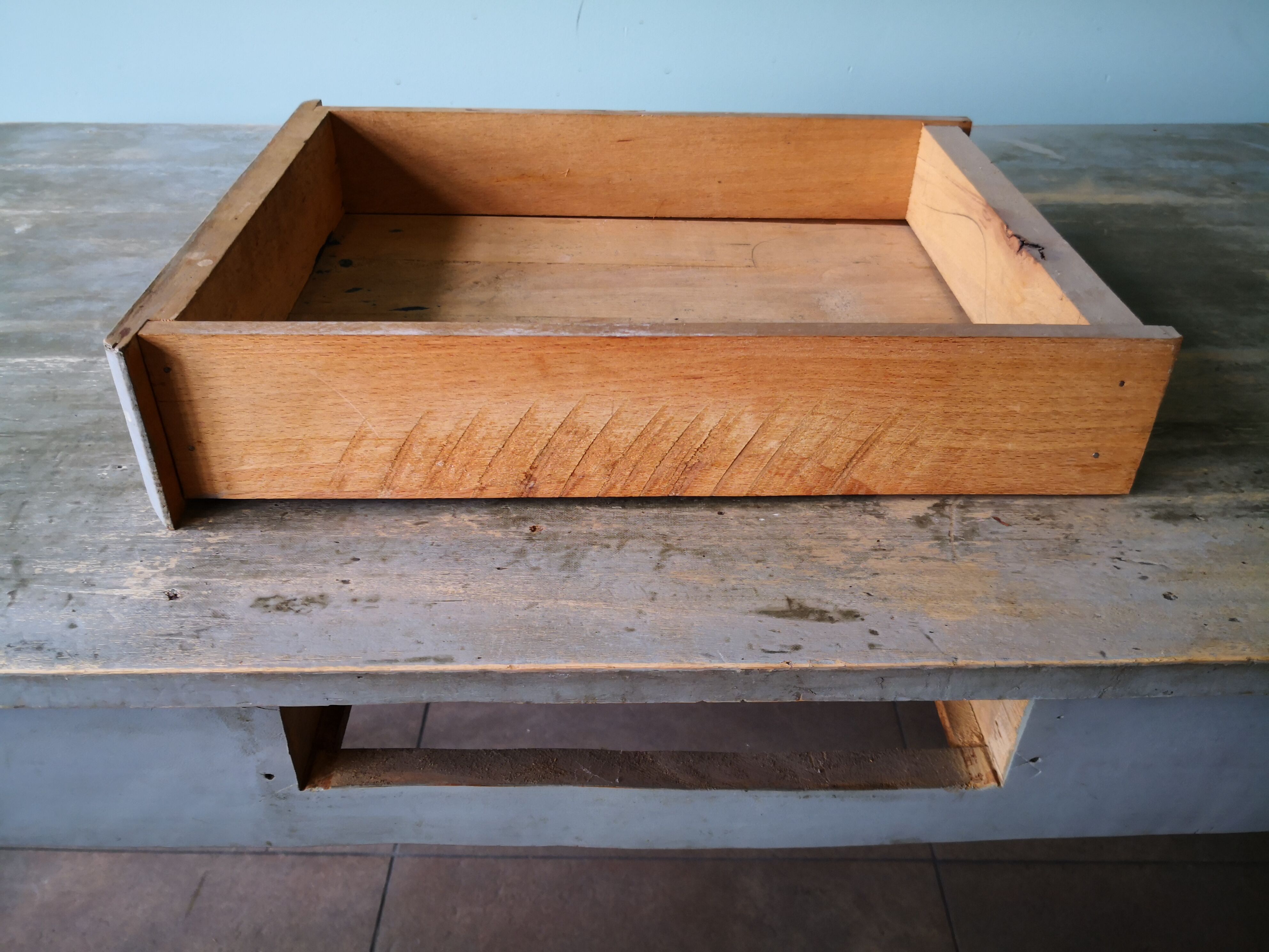 Table en bois bureau patine grise