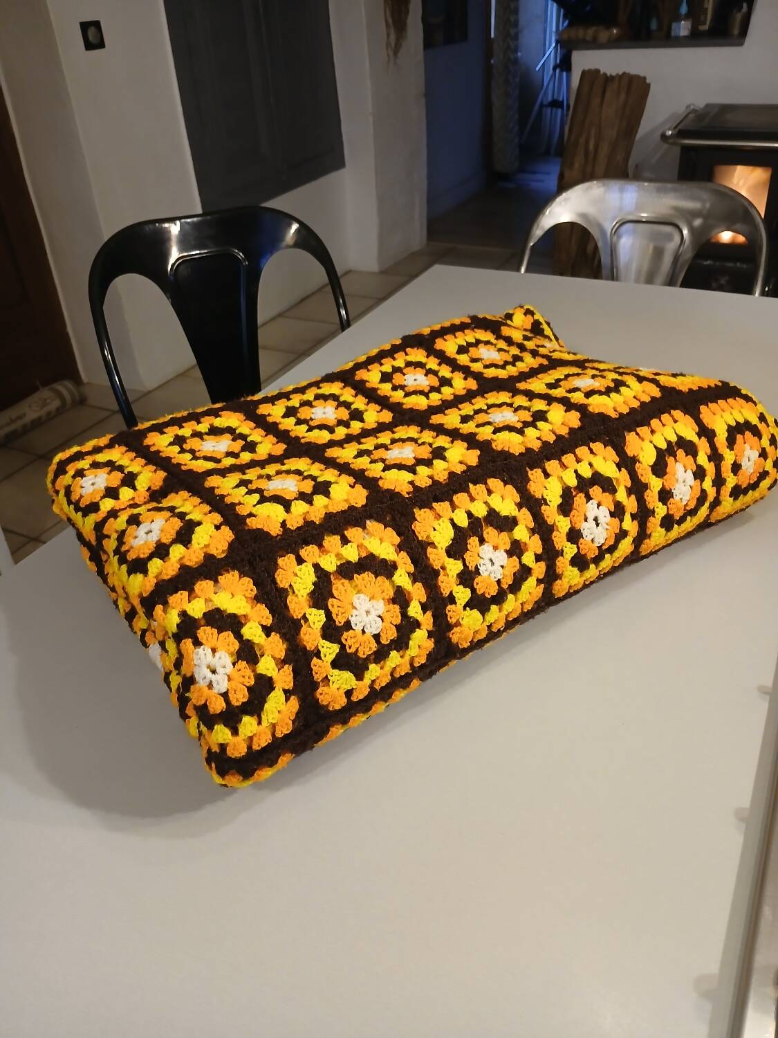 Large vintage/granny bedspread