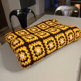 Large vintage/granny bedspread