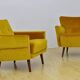 Fauteuil en velours jaune du milieu du siècle, années 1960