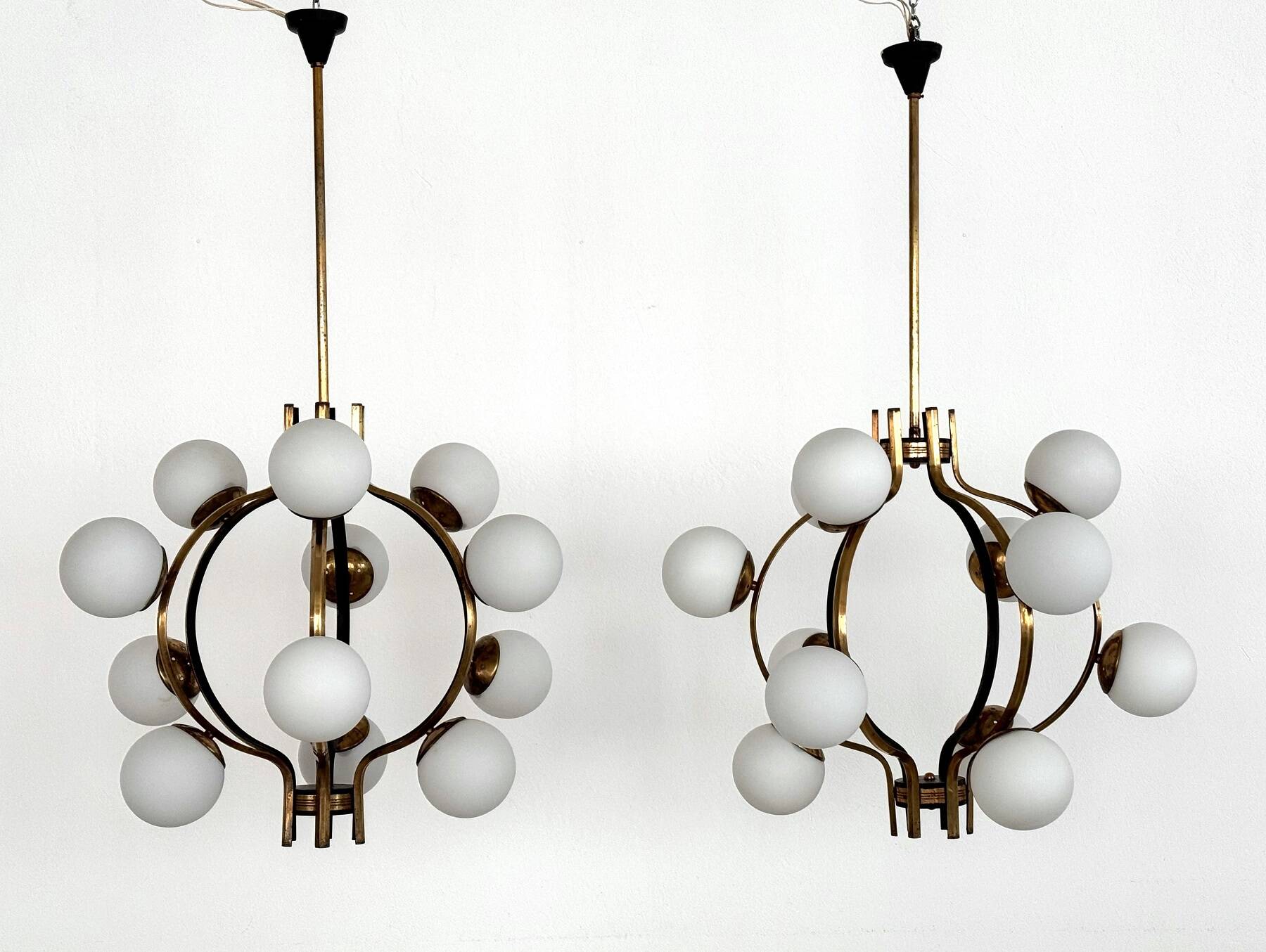Stilnovo Italian Midcentury Chandelier, Brass & Opaline Glass, 1950s