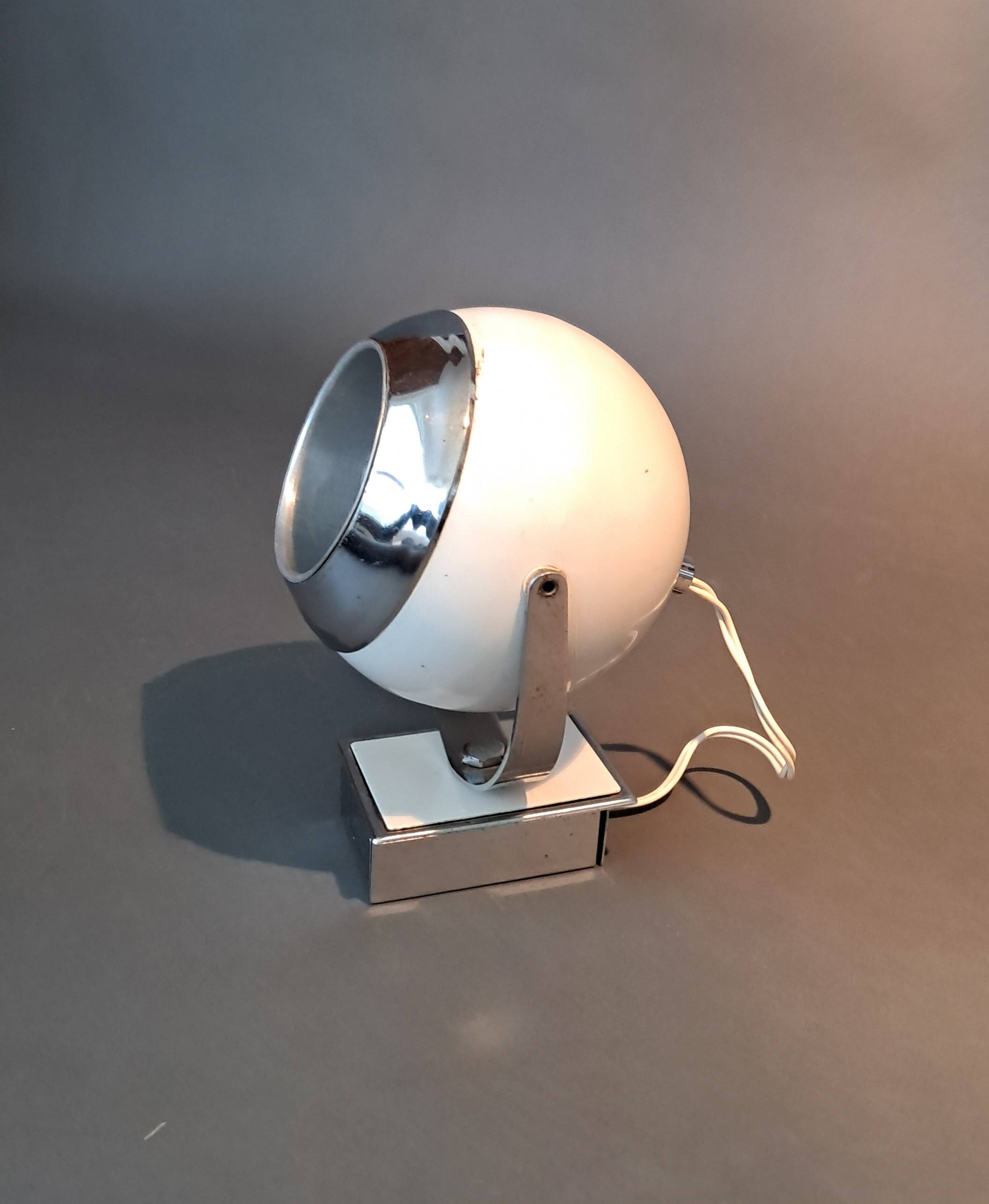 “Eyeball” wall lamp 1970 made in Italy.