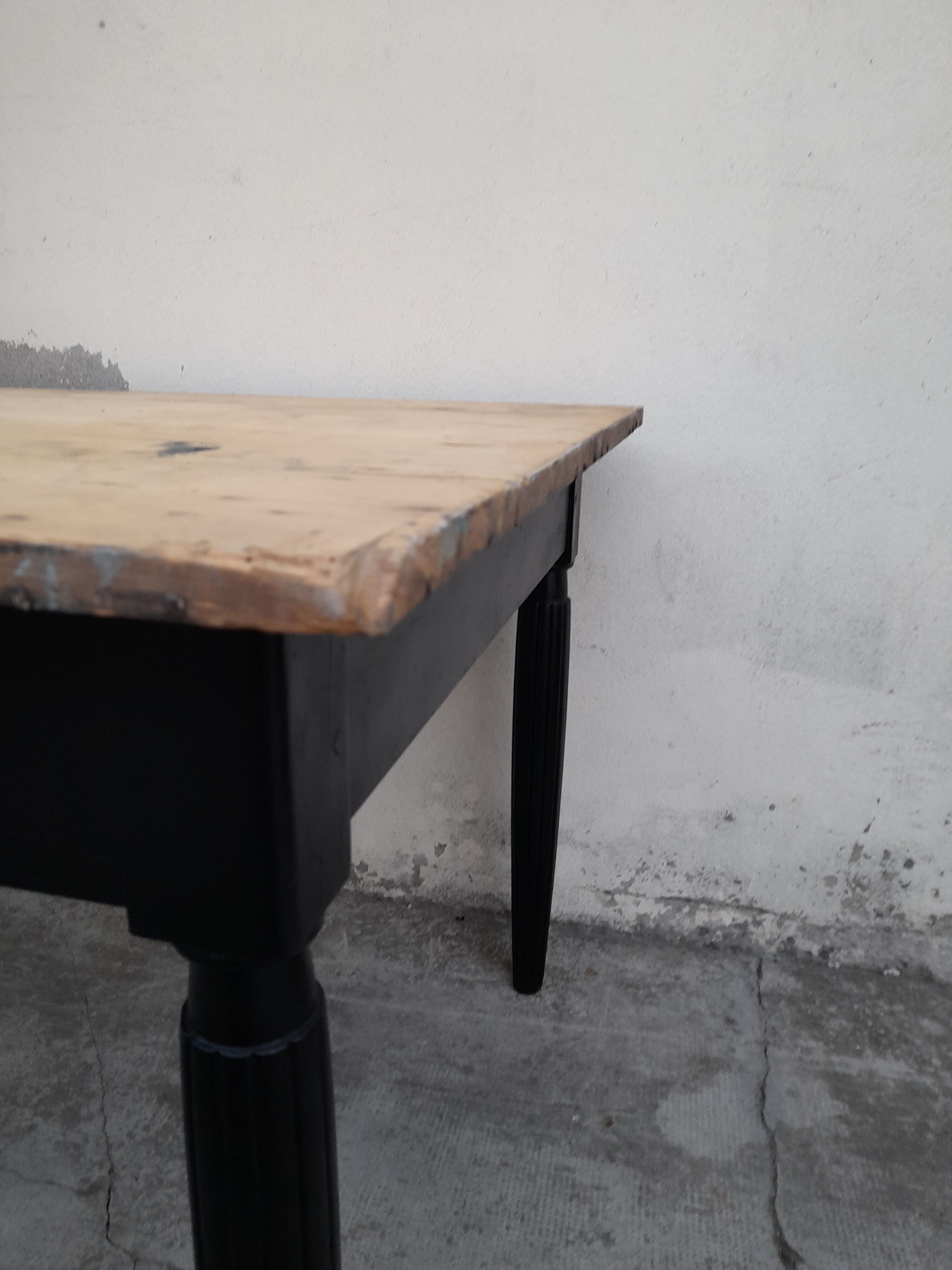 Table de ferme ancienne patiné noir -1m30